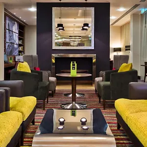 hampton-by-hilton-london-luton-airport.cambridgehotelsuk.com/